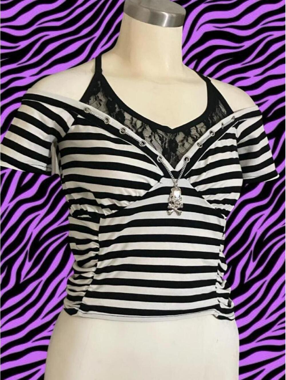 NWOT Hot topic cold shoulder crop top! Sadly too big for me!